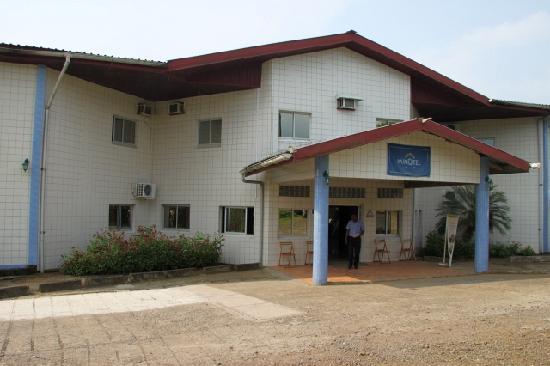 Façade de l'entrée principale de Seme Beach Hotel