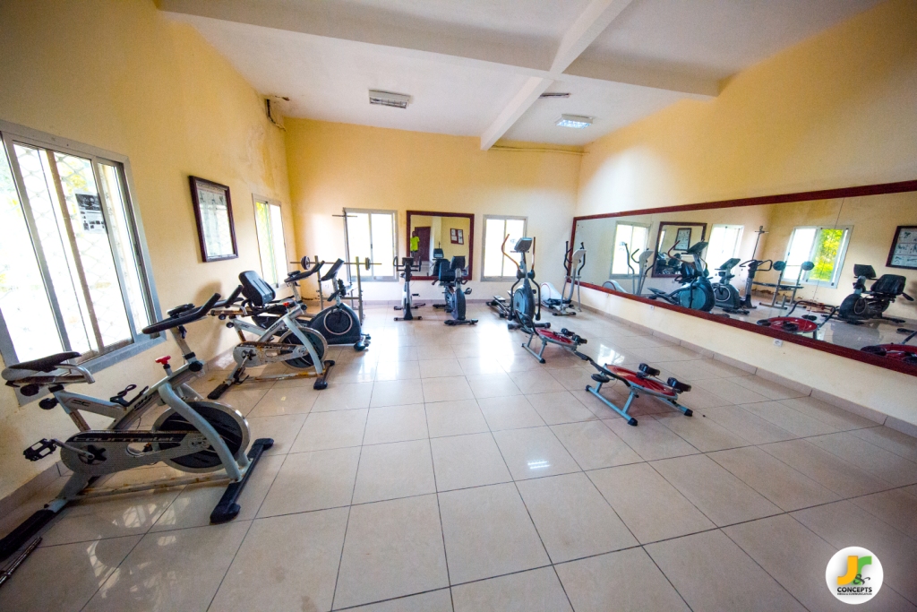 Salle de fitness équipée de Seme Beach Hotel à Limbé